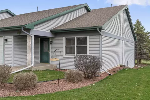 209 E Parkview St #A, Cottage Grove, WI 53527