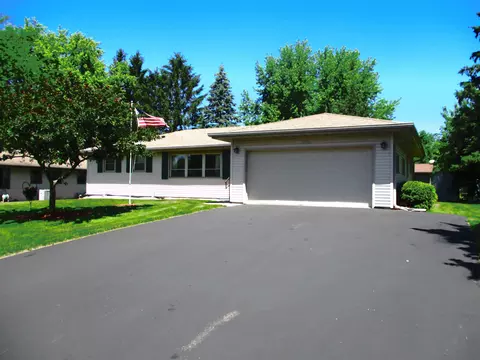 4376 Sequoia Dr, Windsor, WI 53598