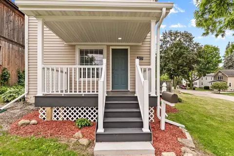 303 E 3rd St, Beaver Dam, WI 53916