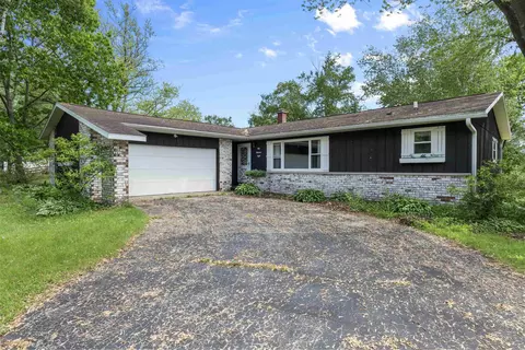 108 Locust St, Rio, WI 53960