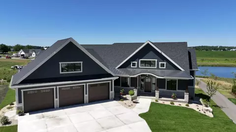 914 Roger Ct, Waunakee, WI 53597
