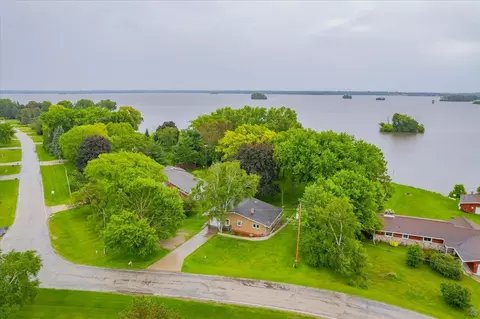n7440 Edgewater Drive, Beaver Dam, WI 53916