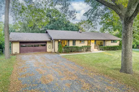 6 Quinn Cir, Madison, WI 53713