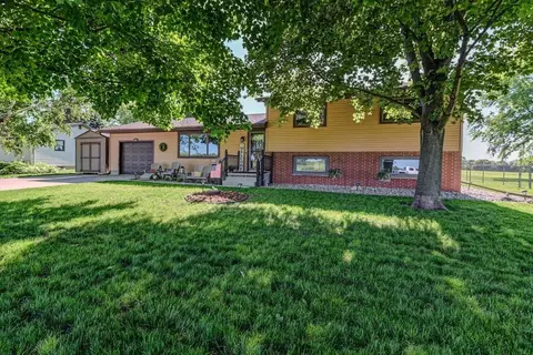7384 Morrisonville Rd, Deforest, WI 53532