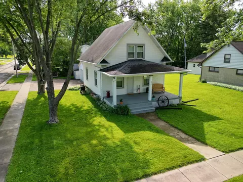 2 S Western Ave, Deerfield, WI 53531