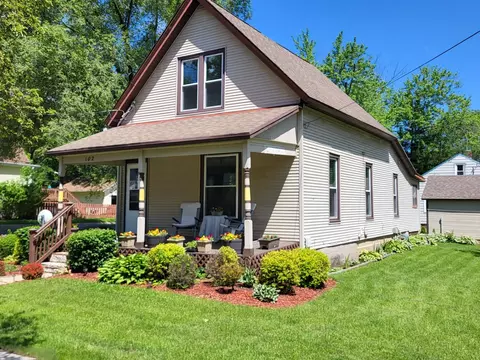 102 Water St, Evansville, WI 53536