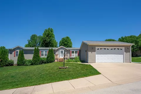 5740 Butternut Dr, Machesney Park, IL 61115