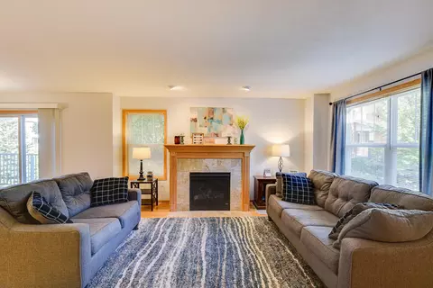 721 Cricket Ln #1, Middleton, WI 53562