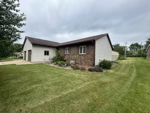 2169-2171 Bootmaker Dr, Beloit, WI 53511