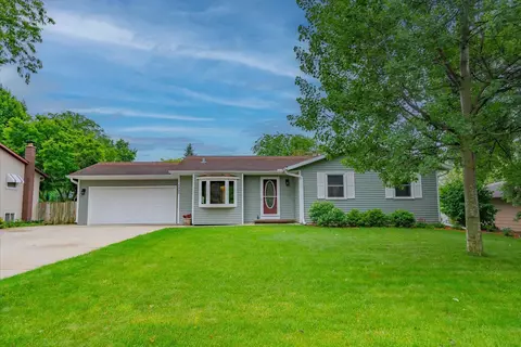 5903 Leanne Ln, Mcfarland, WI 53558