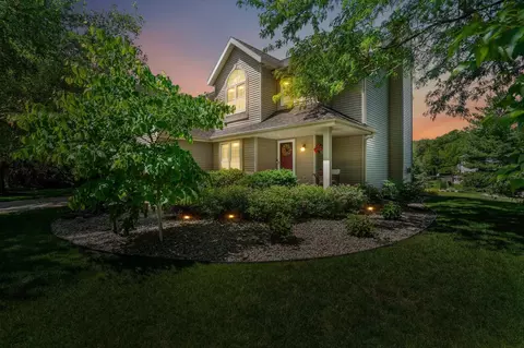 1508 Kings Lynn Rd, Stoughton, WI 53589