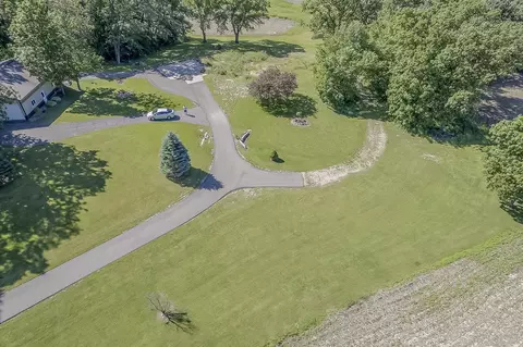 4323 Oak Hill Rd, Oregon, WI 53575