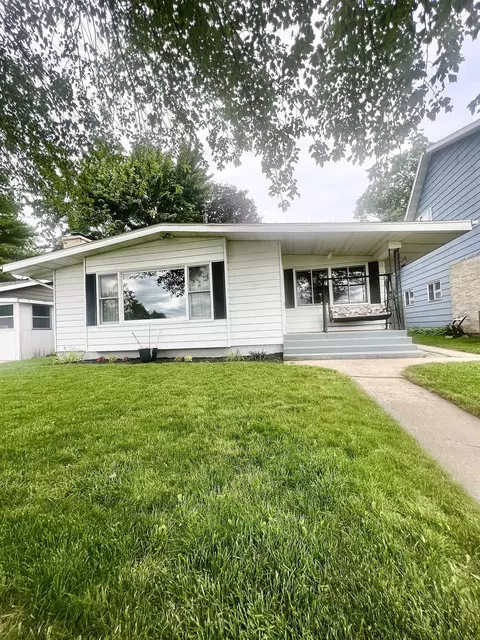 2140 Market St, Friendship, WI 53934