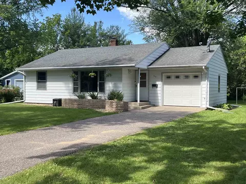317 Church St, Wisconsin Dells, WI 53965