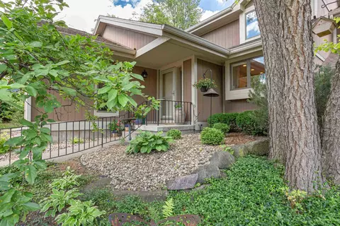 3319 Valley Creek Cir, Middleton, WI 53562
