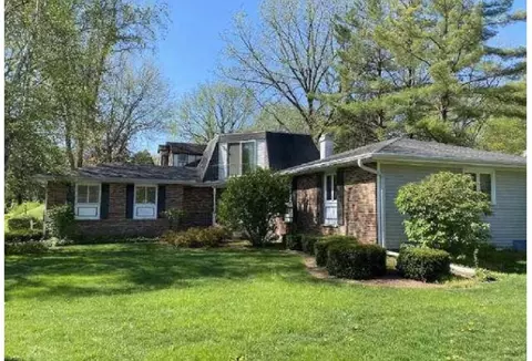 229 Longwood Dr, Janesville, WI 53548