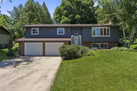 1510 Parmenter St, Middleton, WI 53562