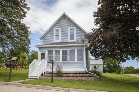 403 7th St, Mineral Point, WI 53565