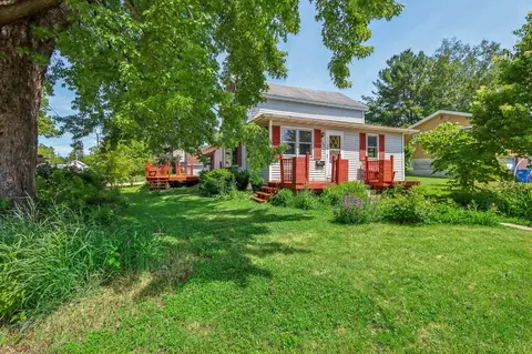807 Farnham St, Columbus, WI 53925