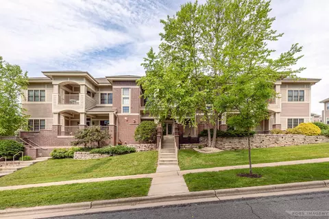 1806 Maplecrest Dr #101, Verona, WI 53593