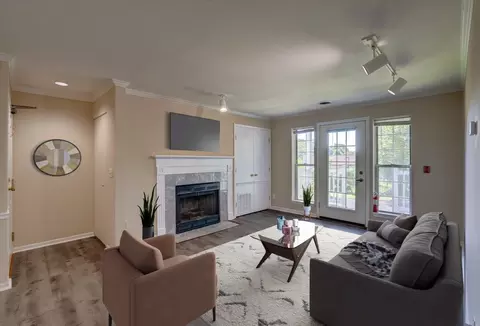917 Harbor House Dr #3, Madison, WI 53719