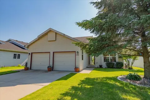 6605 Village Park Dr, Madison, WI 53718