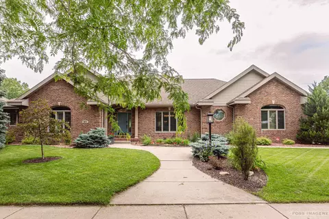 801 Stagecoach Trl, Madison, WI 53717