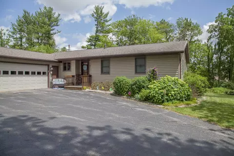 1190 W Main St, Platteville, WI 53818