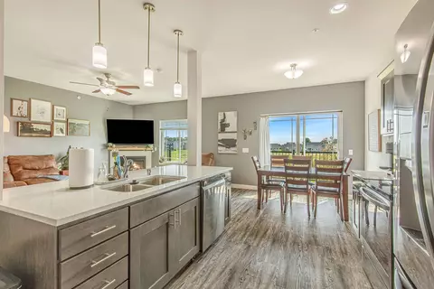 5529 Prairie Place Dr, Mcfarland, WI 53558