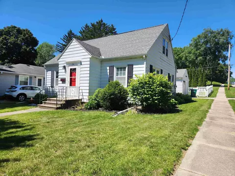 716 Dickinson Ave, Edgerton, WI 53534