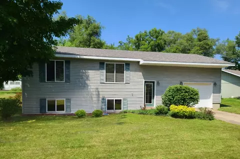 403 Haskins Dr, Pardeeville, WI 53954