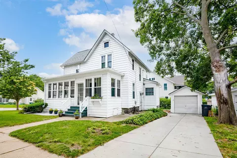 214 S High St, Fort Atkinson, WI 53538