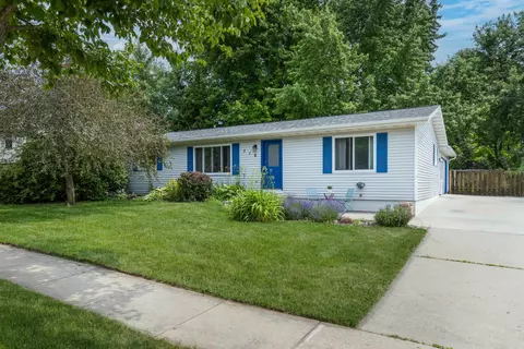 716 Crawford Dr, Cottage Grove, WI 53527