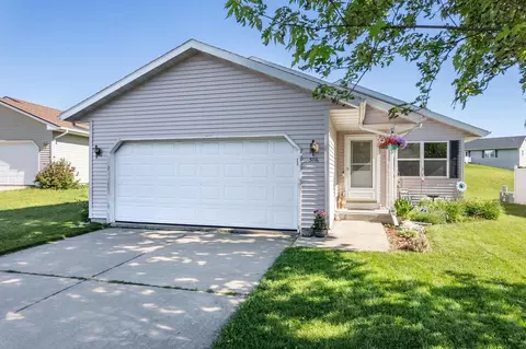 306 Valley Glen Ct, Baraboo, WI 53913
