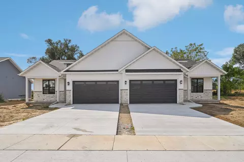 301 Willow St, Pardeeville, WI 53954
