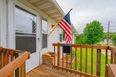 211 Jefferson St, Portage, WI 53901