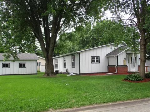 1010 E Cass St, Prairie Du Chien, WI 53821