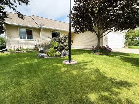 457 Nickolas St, Randolph, WI 53956
