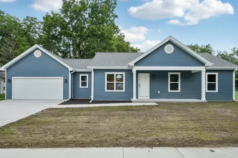 102 S Prairie Ave, Deerfield, WI 53531