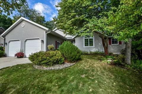 941 Timber Ridge Dr, Oregon, WI 53575