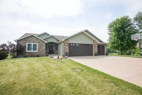1910 24th St, Hazel Green, WI 53811