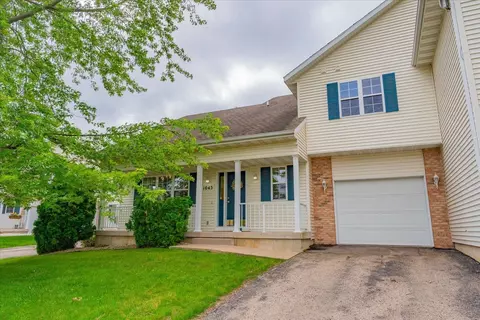 1043 Chandler Ln, Sun Prairie, WI 53590