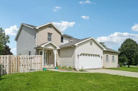 711 Edgemore Dr, Sun Prairie, WI 53590