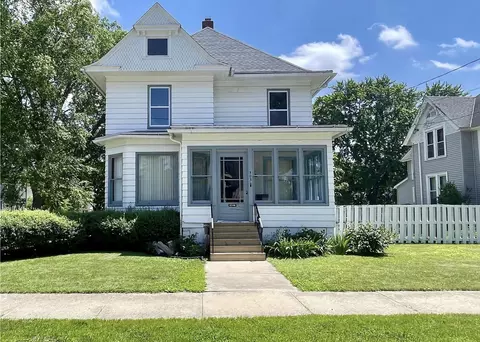 303 Linn St, Janesville, WI 53548