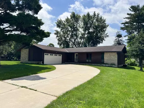144 E Prospect St, Lake Mills, WI 53551