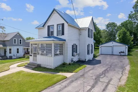 808 Lake St, Baraboo, WI 53913
