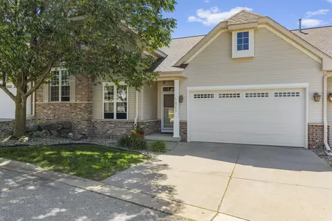 6755 Village Walk Ln, Deforest, WI 53532