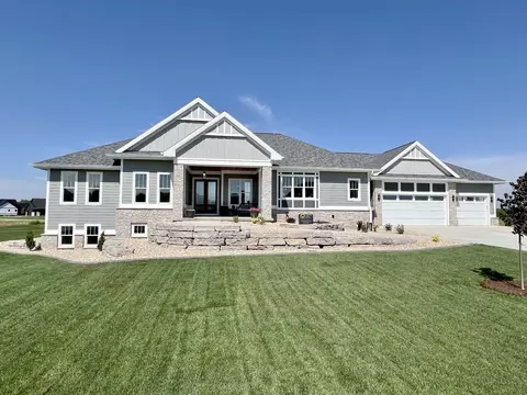 6683 Morning Dew Ln, Sun Prairie, WI 53590