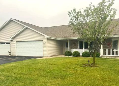 2290 Patriot Lan #E, Oshkosh, WI 54904