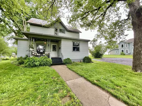 132 Pine St, Baraboo, WI 53913